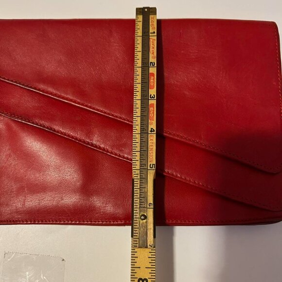 Red leather clutch bag with zip closure - Picture 7 of 8